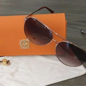 🕶 Tory Burch Rose Gold Aviator Sunglasses 🕶